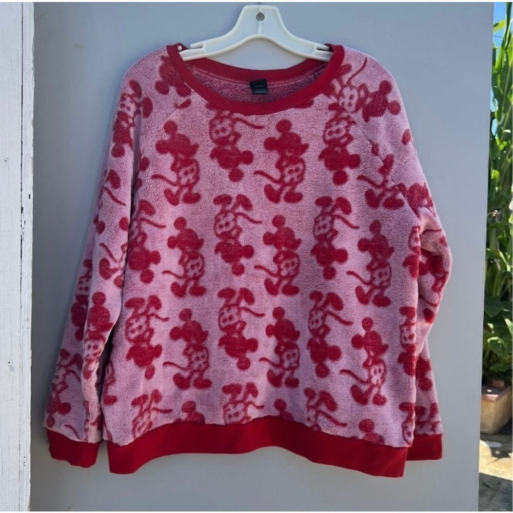 Disney
Red/Pink Mickey Mouse long sleeved crew neck Womans sweater